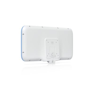 Ubiquiti E7-Audience Photo#3