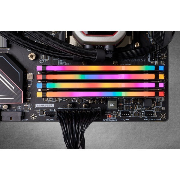 Corsair CMW32GX4M4C3200C16